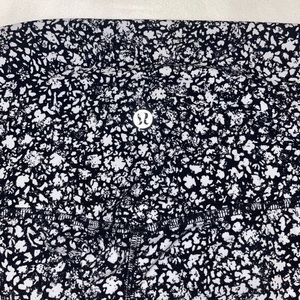 Lululemon cropped align leggings. Size 6.